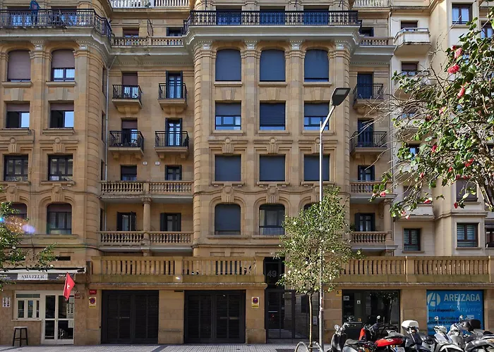 The Collection - Aura Apartment